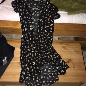 Beautiful spring/summer Daisy dress (Forever 21)